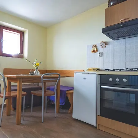 In Heaven Ii Apartma *